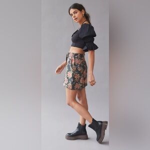 NWT minkpink mehdya small Floral Black mini Skirt from urban outfitters small